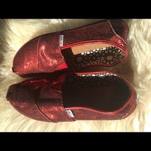 EUC Glitter Red Toms